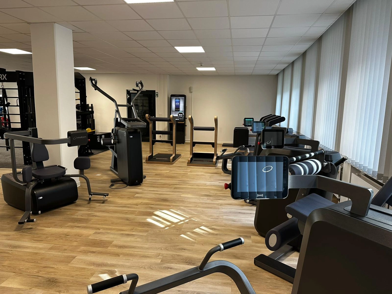 PhysioGym+Leipzig - Physiotherapie - Menschen machen eine Übung