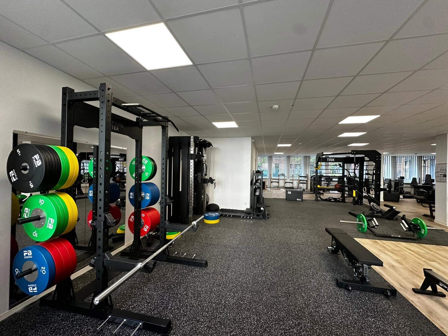 PhysioGym+Leipzig - Physiotherapie - Menschen machen eine Übung